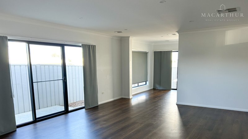Photo - 1/77 Coppabella Drive, Gobbagombalin NSW 2650 - Image 3