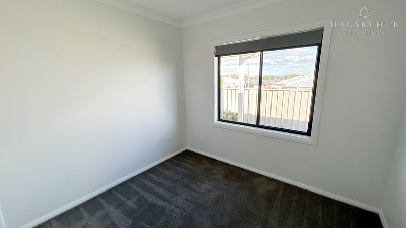 Photo - 1/77 Coppabella Drive, Gobbagombalin NSW 2650 - Image 5