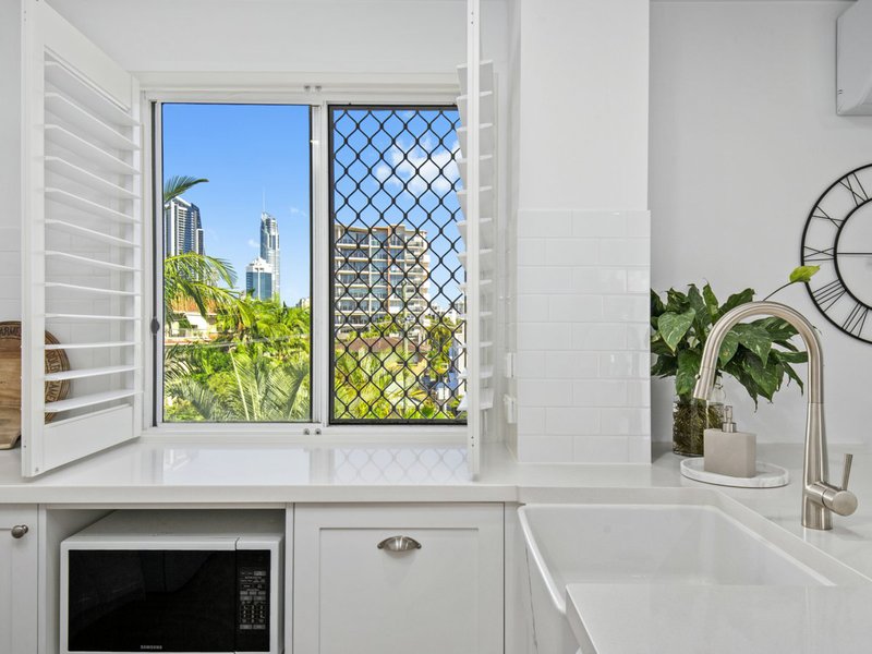 Photo - 17/78-80 Stanhill Drive, Surfers Paradise QLD 4217 - Image 2