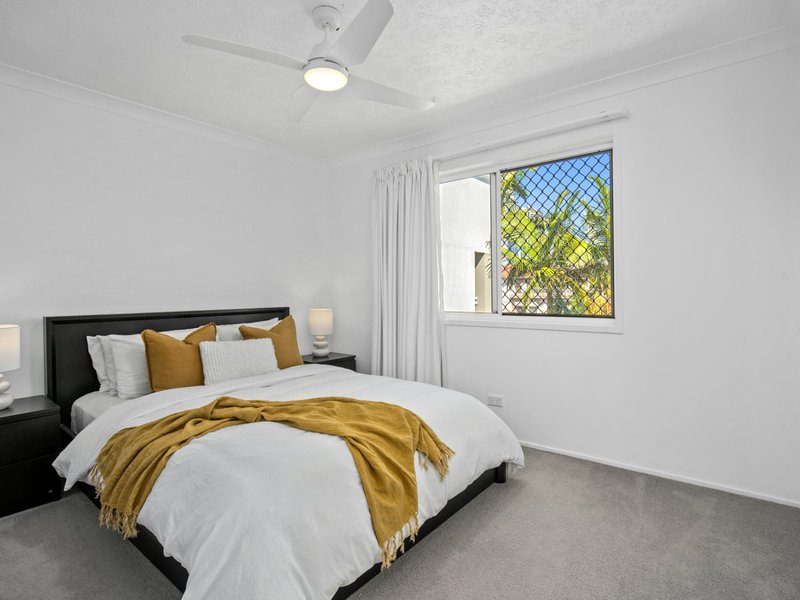 Photo - 17/78-80 Stanhill Drive, Surfers Paradise QLD 4217 - Image 12