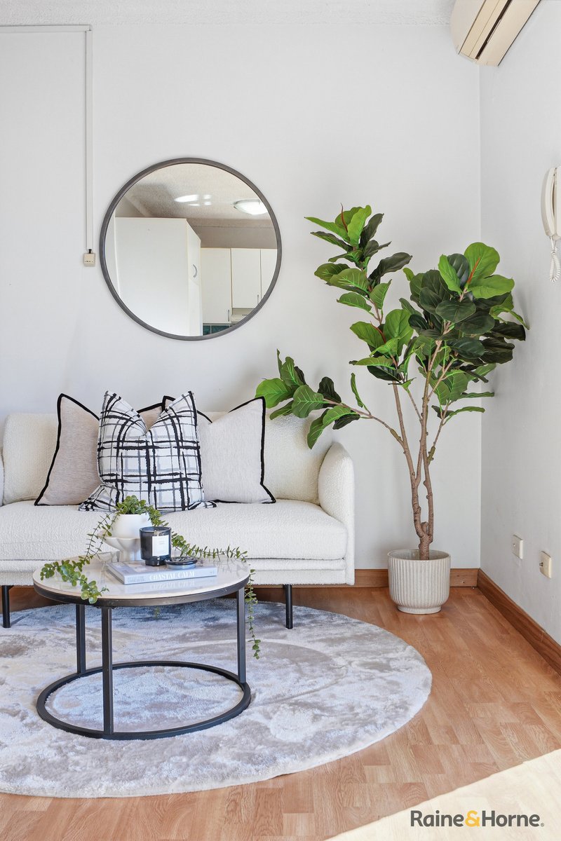 Photo - 17/8-10 Station Street, West Ryde NSW 2114 - Image 4
