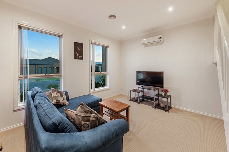 Photo - 178 Central Park Avenue, Craigieburn VIC 3064 - Image 8