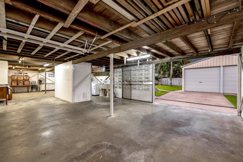 Photo - 178 Greenslopes Street, Edge Hill QLD 4870 - Image 12