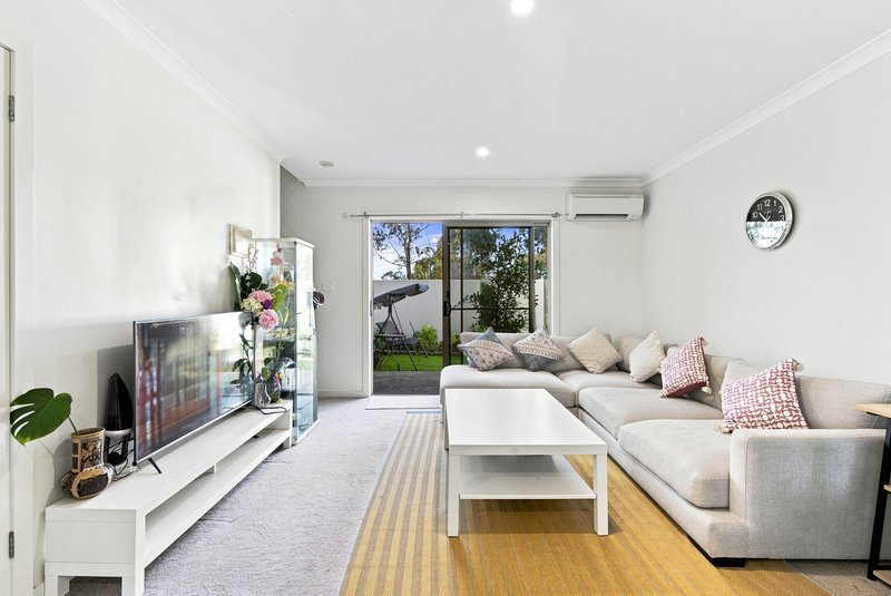 Photo - 17/8 Henry Kendall Street, Franklin ACT 2913 - Image 10