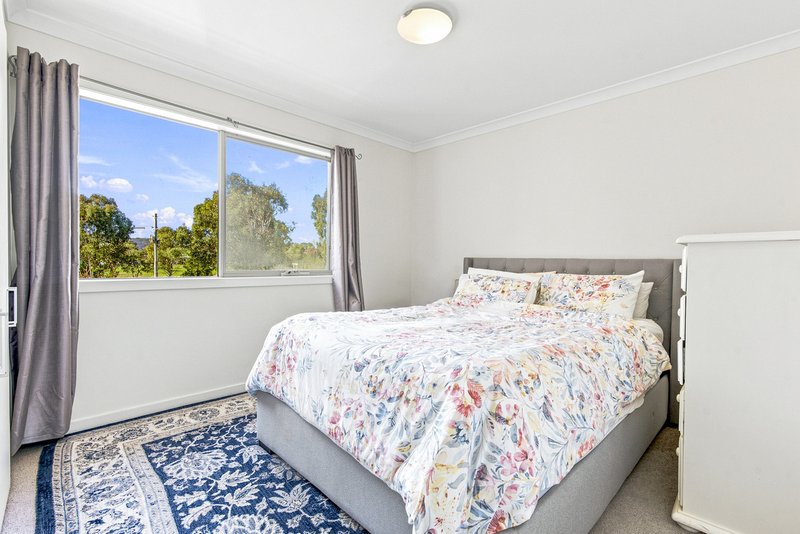 Photo - 17/8 Henry Kendall Street, Franklin ACT 2913 - Image 12