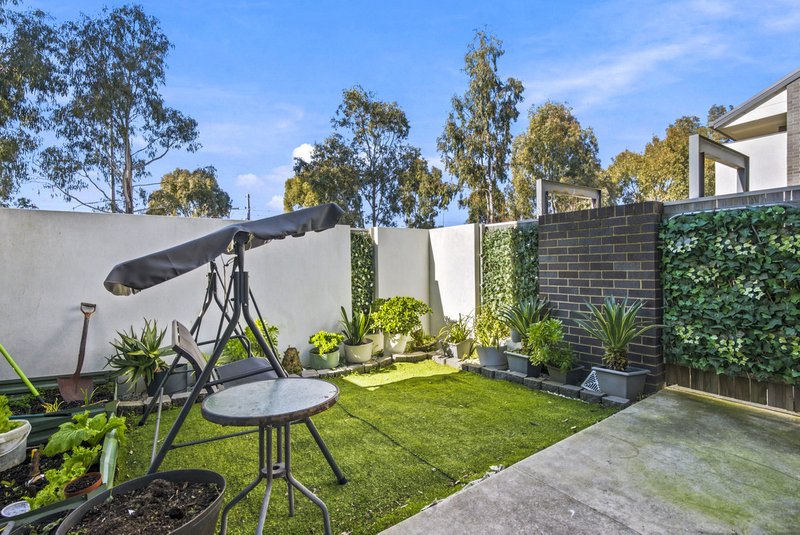Photo - 17/8 Henry Kendall Street, Franklin ACT 2913 - Image 15
