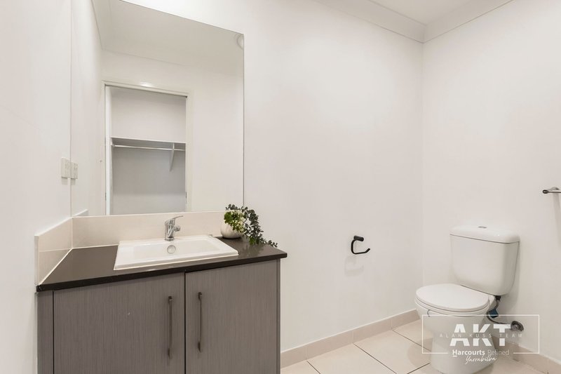 Photo - 17/8 Highlands Street, Yarrabilba QLD 4207 - Image 9