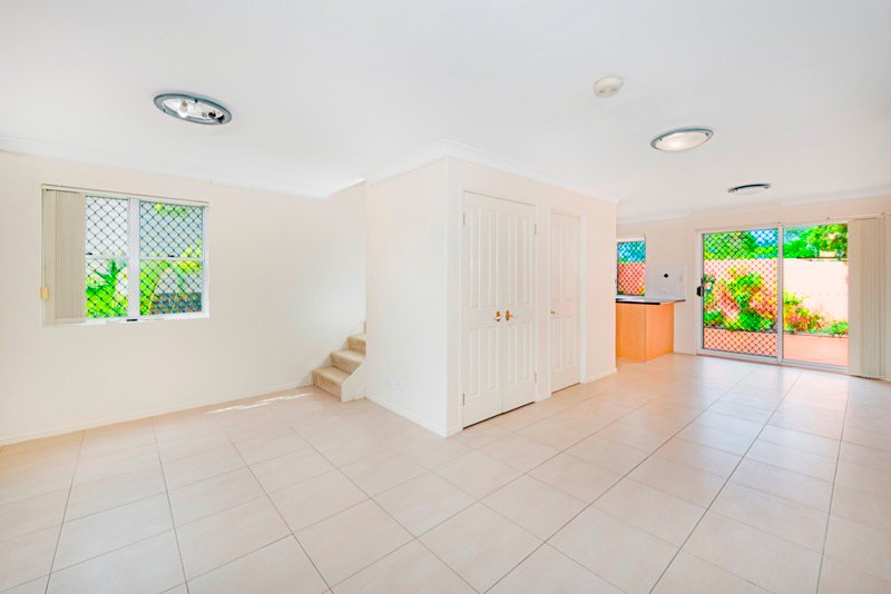 Photo - 178 Juliette Street, Greenslopes QLD 4120 - Image 2