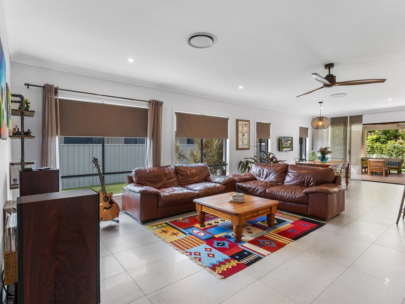 Photo - 178 Marina Bvd , Banksia Beach QLD 4507 - Image 6