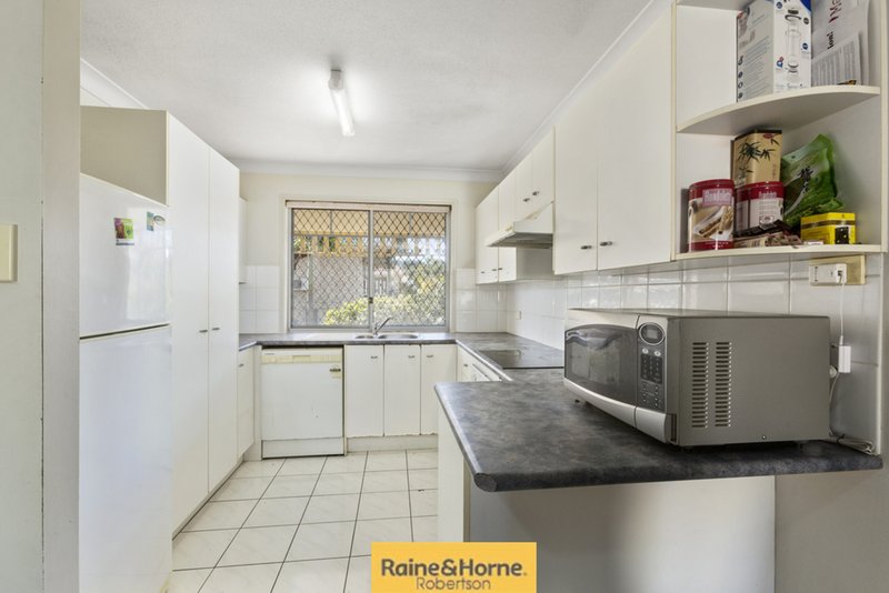 Photo - 17/9 Lawrence Close, Robertson QLD 4109 - Image 6