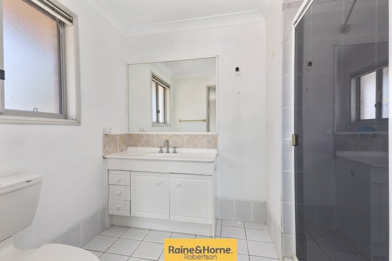 Photo - 17/9 Lawrence Close, Robertson QLD 4109 - Image 8