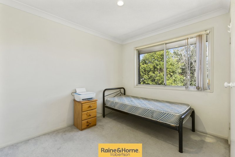 Photo - 17/9 Lawrence Close, Robertson QLD 4109 - Image 11