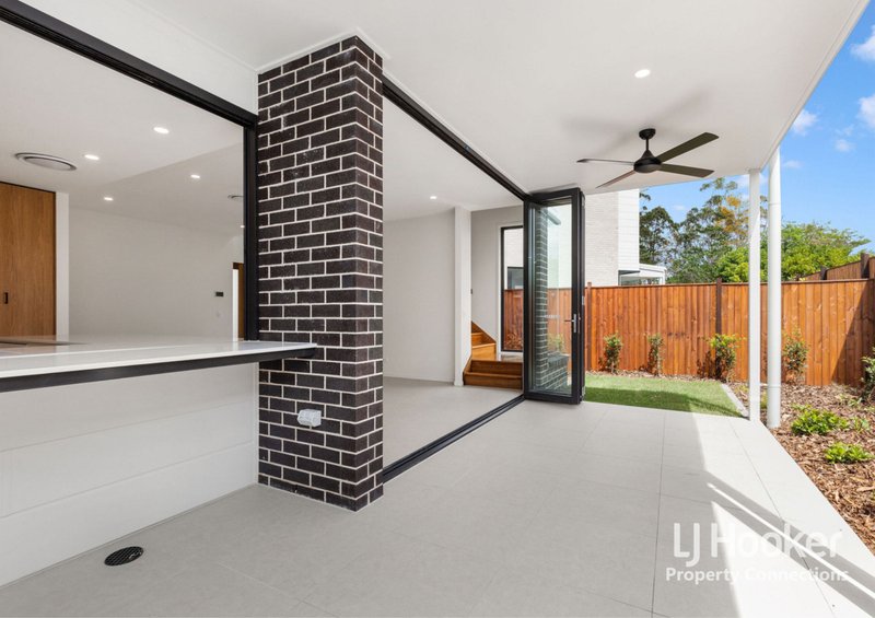 Photo - 1/79 Leitchs Road, Albany Creek QLD 4035 - Image 11