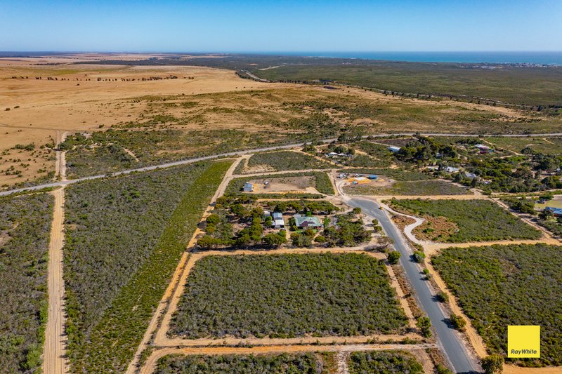 Photo - 179 Sandstone Place, Karakin WA 6044 - Image 5