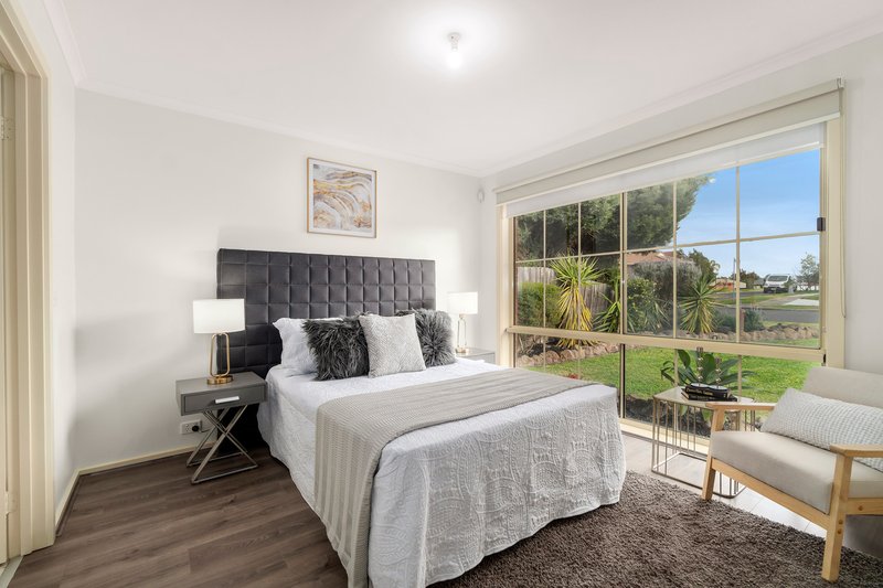 Photo - 1/79 Woolnough Drive, Mill Park VIC 3082 - Image 5