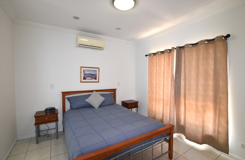 Photo - 17A & 17B Park Street, West Gladstone QLD 4680 - Image 6