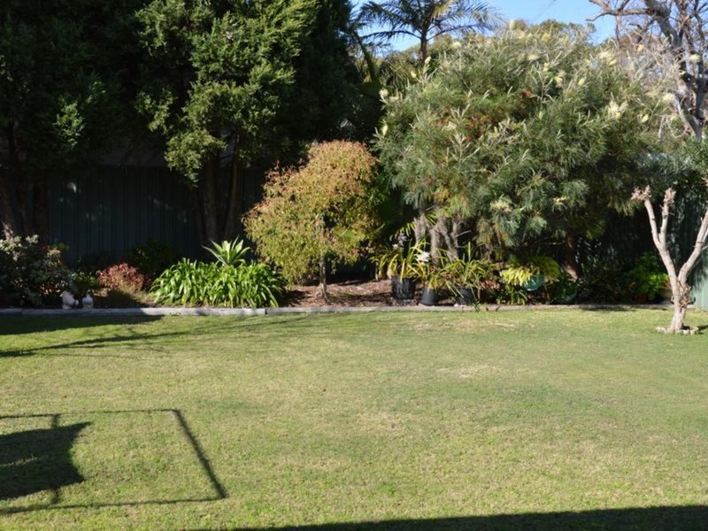 Photo - 17A Amaroo Cres , Fingal Bay NSW 2315 - Image 5