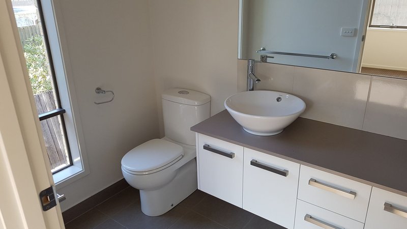 Photo - 17A Avoca Street, Heidelberg VIC 3084 - Image 4