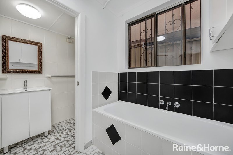 Photo - 1/7a Cahill Place, Marrickville NSW 2204 - Image 4