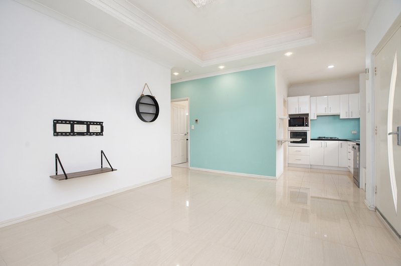 Photo - 17A Gairdner Drive, Kardinya WA 6163 - Image 6