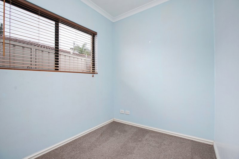 Photo - 17A Gairdner Drive, Kardinya WA 6163 - Image 12