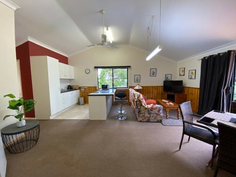 Photo - 17a Hillview Parade, Kingaroy QLD 4610 - Image 5