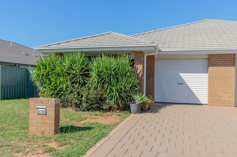 Photo - 17A Magnolia Boulevard, Dubbo NSW 2830 - Image 1