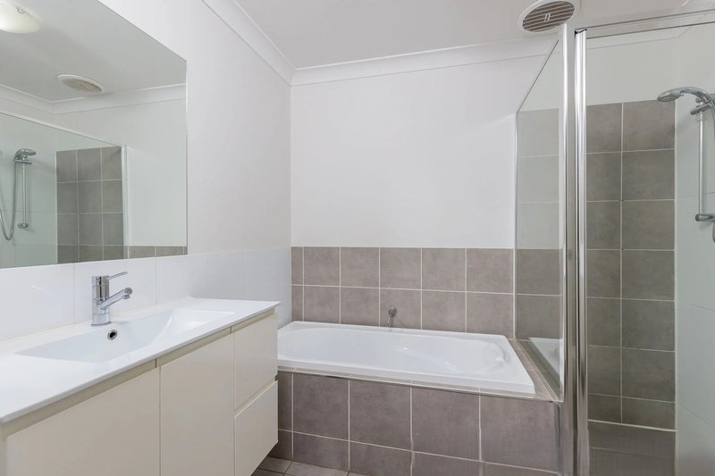 Photo - 17A Magnolia Boulevard, Dubbo NSW 2830 - Image 8