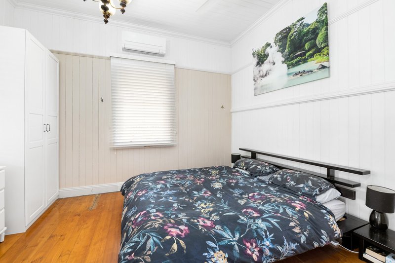 Photo - 17a Marian Street, Coorparoo QLD 4151 - Image 15