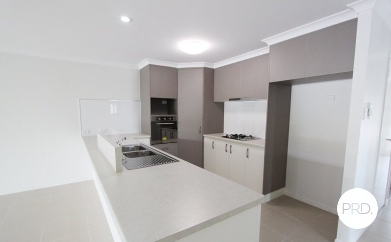 Photo - 17A Ouston Place, South Gladstone QLD 4680 - Image 2