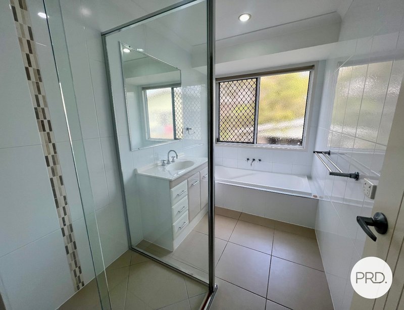 Photo - 17A Ouston Place, South Gladstone QLD 4680 - Image 4