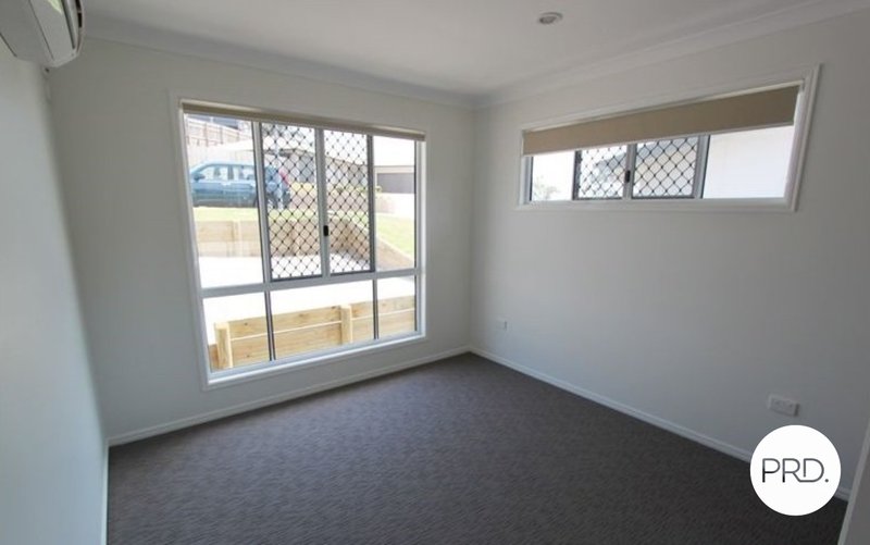 Photo - 17A Ouston Place, South Gladstone QLD 4680 - Image 5