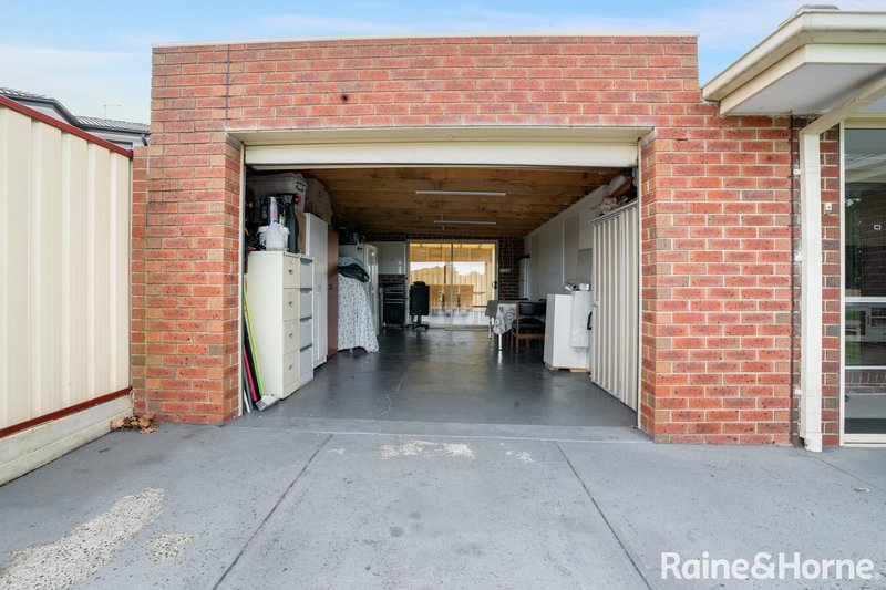 Photo - 17A Sheoak Court, Meadow Heights VIC 3048 - Image 11