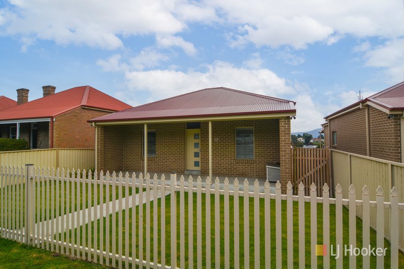 Photo - 17a Silcock Street, Lithgow NSW 2790 - Image 1