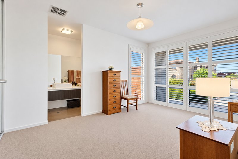 Photo - 17A Sir John Marks Drive, West Lakes SA 5021 - Image 15