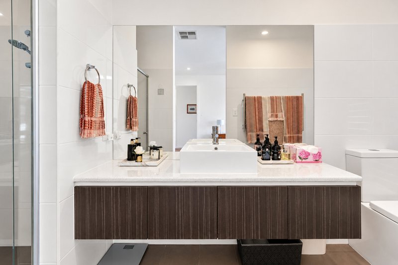 Photo - 17A Sir John Marks Drive, West Lakes SA 5021 - Image 16