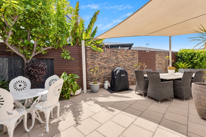 Photo - 17A Sir John Marks Drive, West Lakes SA 5021 - Image 22