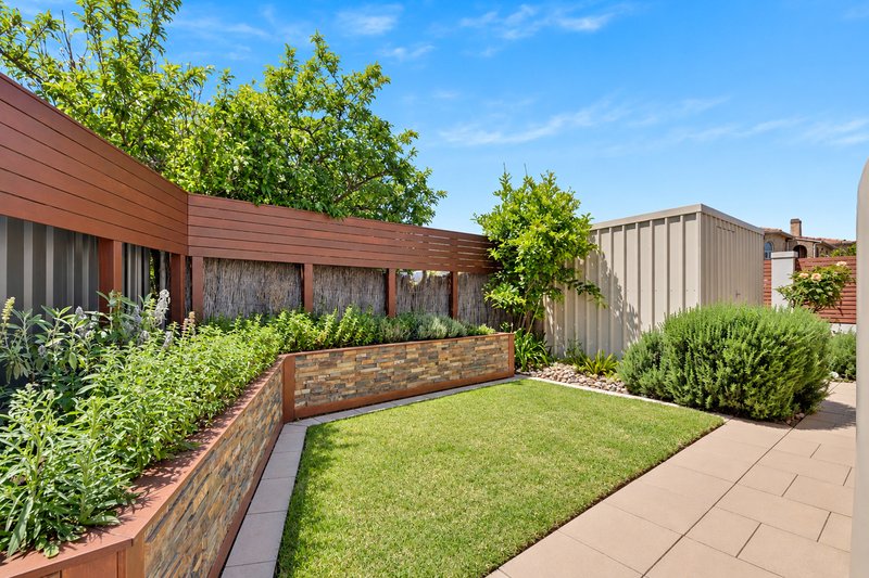 Photo - 17A Sir John Marks Drive, West Lakes SA 5021 - Image 23