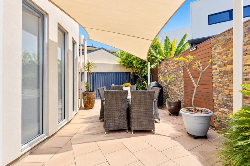 Photo - 17A Sir John Marks Drive, West Lakes SA 5021 - Image 25