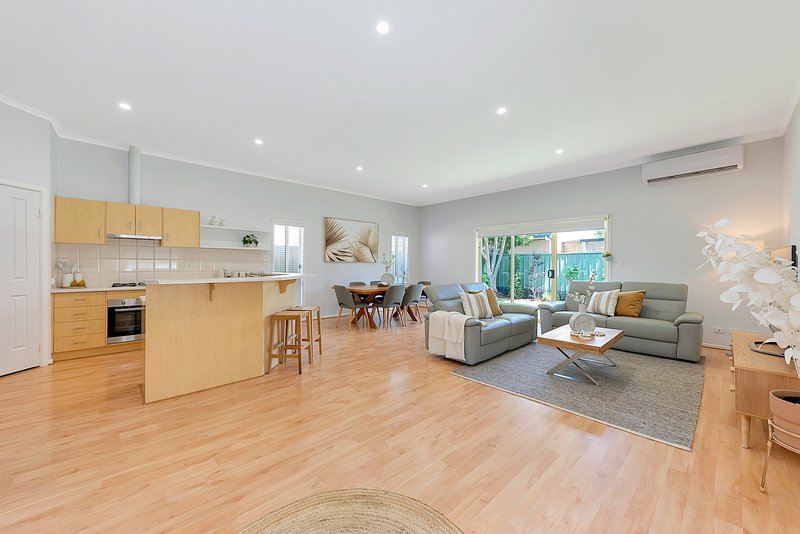 Photo - 17B Kingfisher Avenue, Mawson Lakes SA 5095 - Image 4