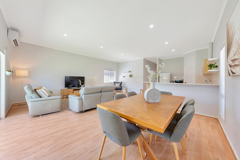 Photo - 17B Kingfisher Avenue, Mawson Lakes SA 5095 - Image 6