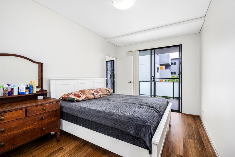 Photo - 17b/35 Toongabbie Road, Toongabbie NSW 2146 - Image 4