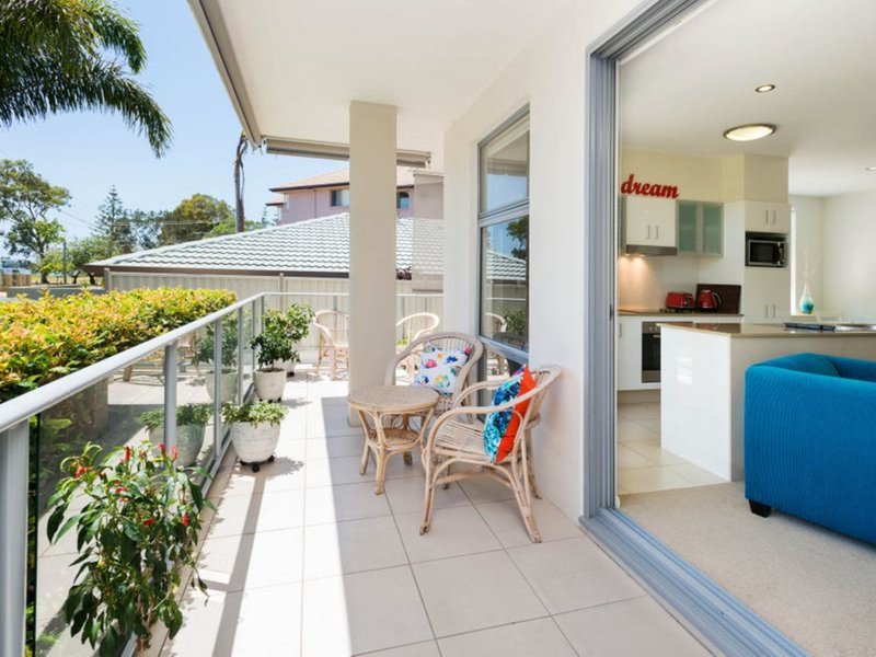 Photo - 1/8-10 Victor Avenue, Paradise Point QLD 4216 - Image 7