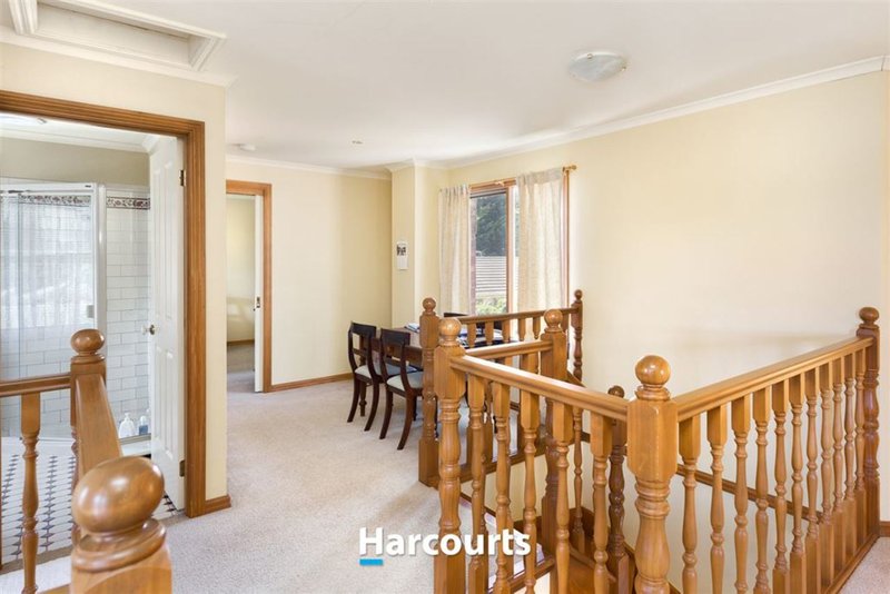 Photo - 1/8-13 Adelaide Close, Berwick VIC 3806 - Image 8