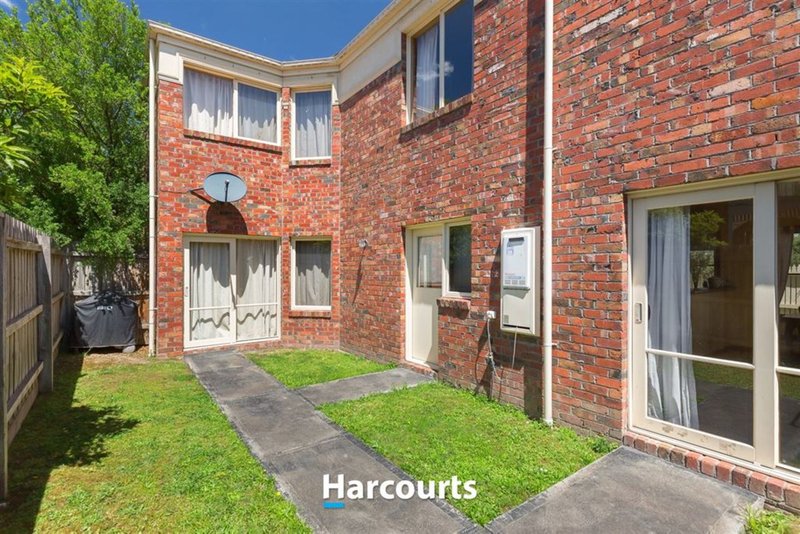 Photo - 1/8-13 Adelaide Close, Berwick VIC 3806 - Image 11