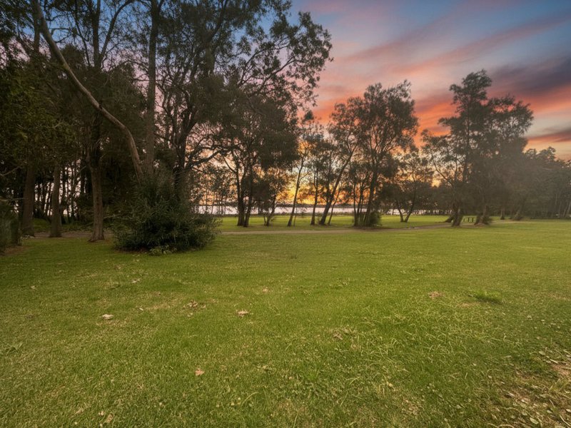 Photo - 18 & 18a Liamena Avenue, San Remo NSW 2262 - Image 12