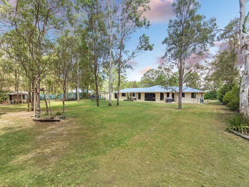 Photo - 18 - 20 Forestpark Place, Upper Caboolture QLD 4510 - Image 16