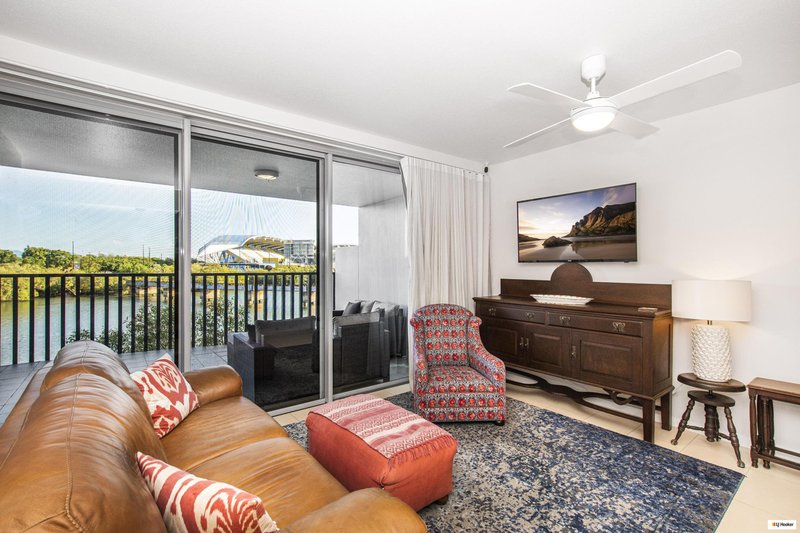 Photo - 1/8-32 Stanley Street, Townsville City QLD 4810 - Image 6