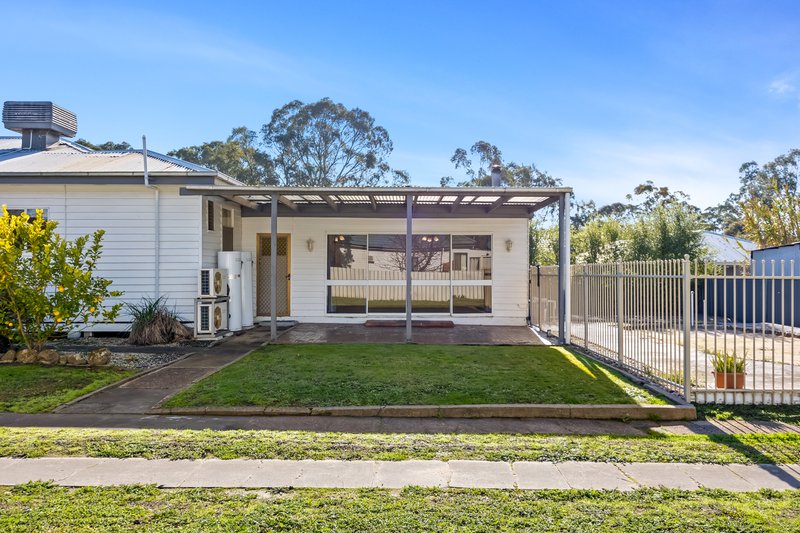 Photo - 18 Acacia Avenue, Ararat VIC 3377 - Image 18
