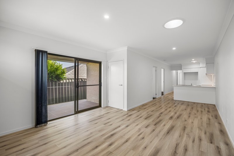 Photo - 1/8 Acmena Street, Gillieston Heights NSW 2321 - Image 3